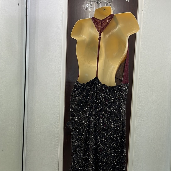 Short Night Gown - Picture 2 of 8